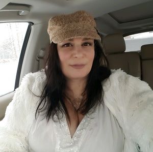 Meet your Posher, Christine